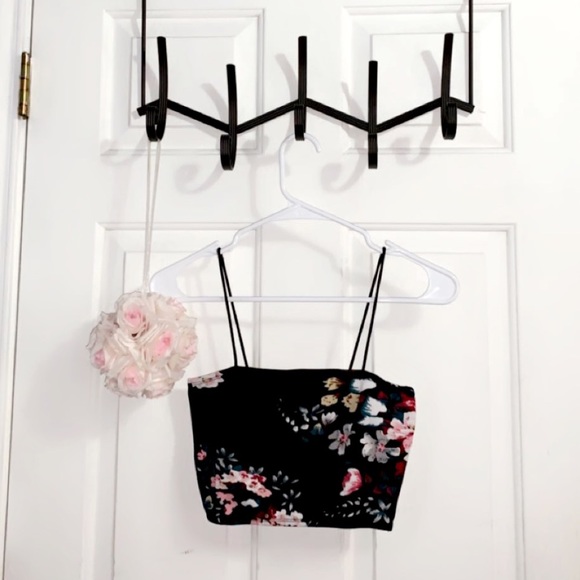 Black Floral CropTop - Picture 1 of 1